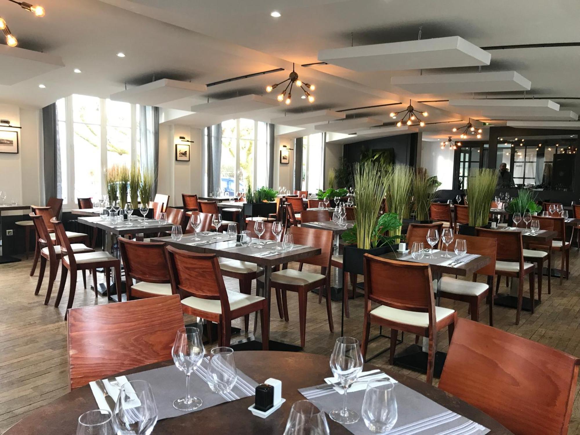 Logis Hotel & Restaurant - Les Bords De Seine La Roche-Guyon Dış mekan fotoğraf
