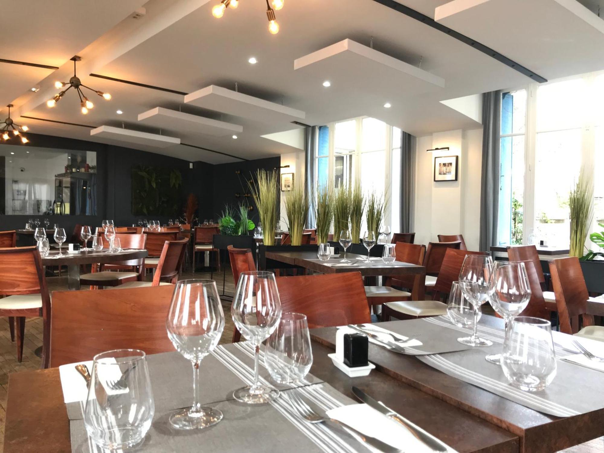 Logis Hotel & Restaurant - Les Bords De Seine La Roche-Guyon Dış mekan fotoğraf