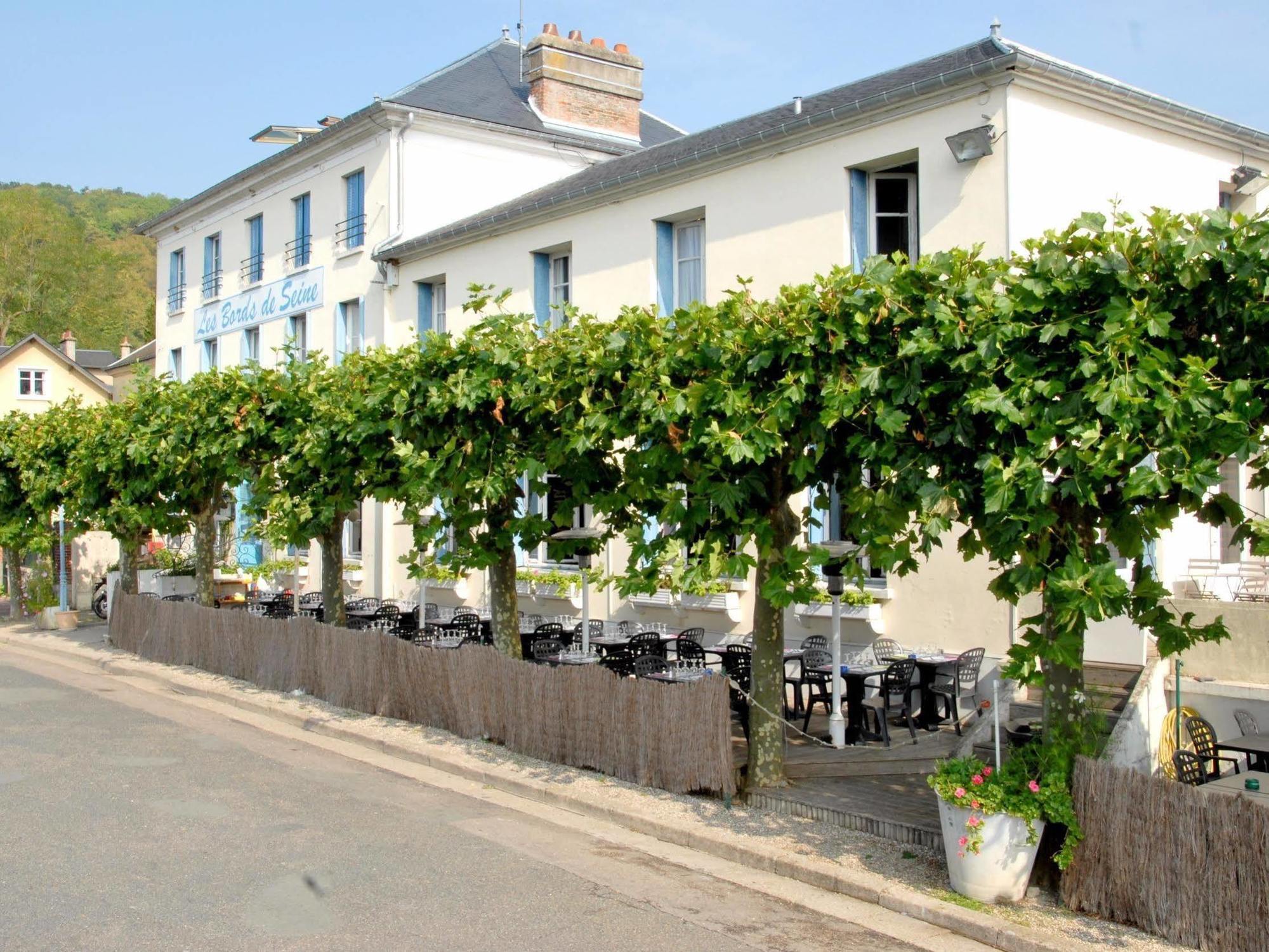 Logis Hotel & Restaurant - Les Bords De Seine La Roche-Guyon Dış mekan fotoğraf