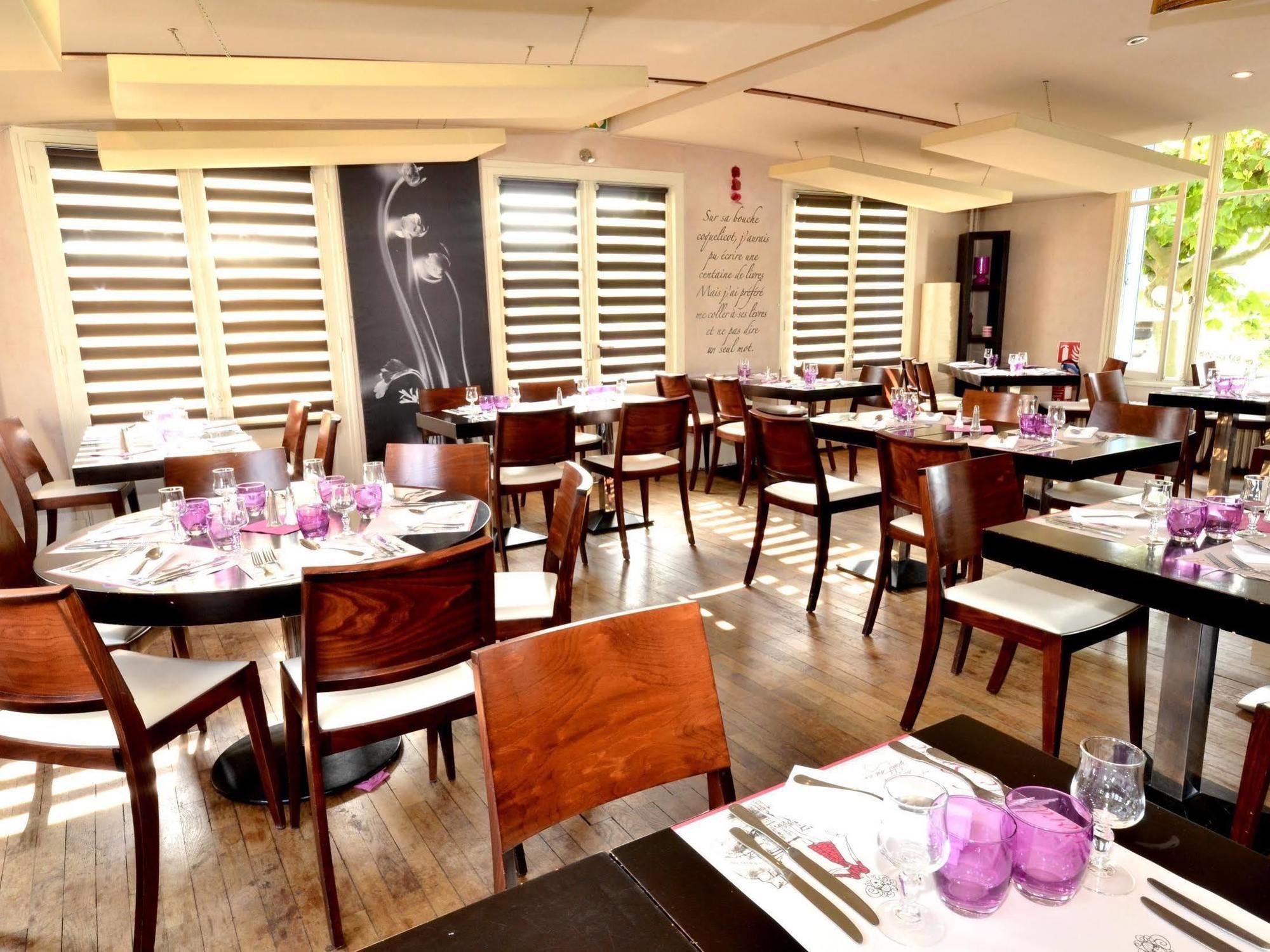 Logis Hotel & Restaurant - Les Bords De Seine La Roche-Guyon Dış mekan fotoğraf