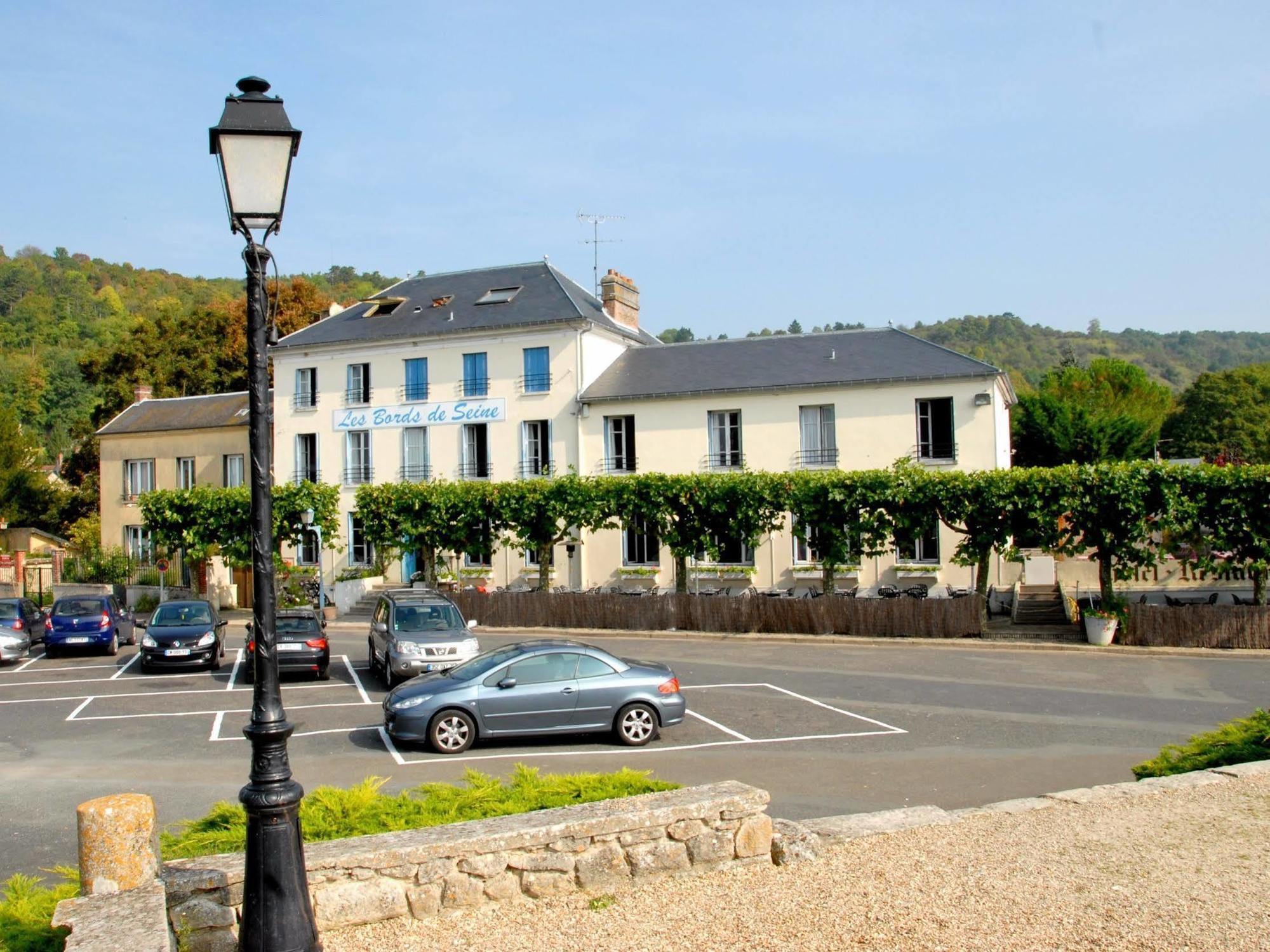 Logis Hotel & Restaurant - Les Bords De Seine La Roche-Guyon Dış mekan fotoğraf