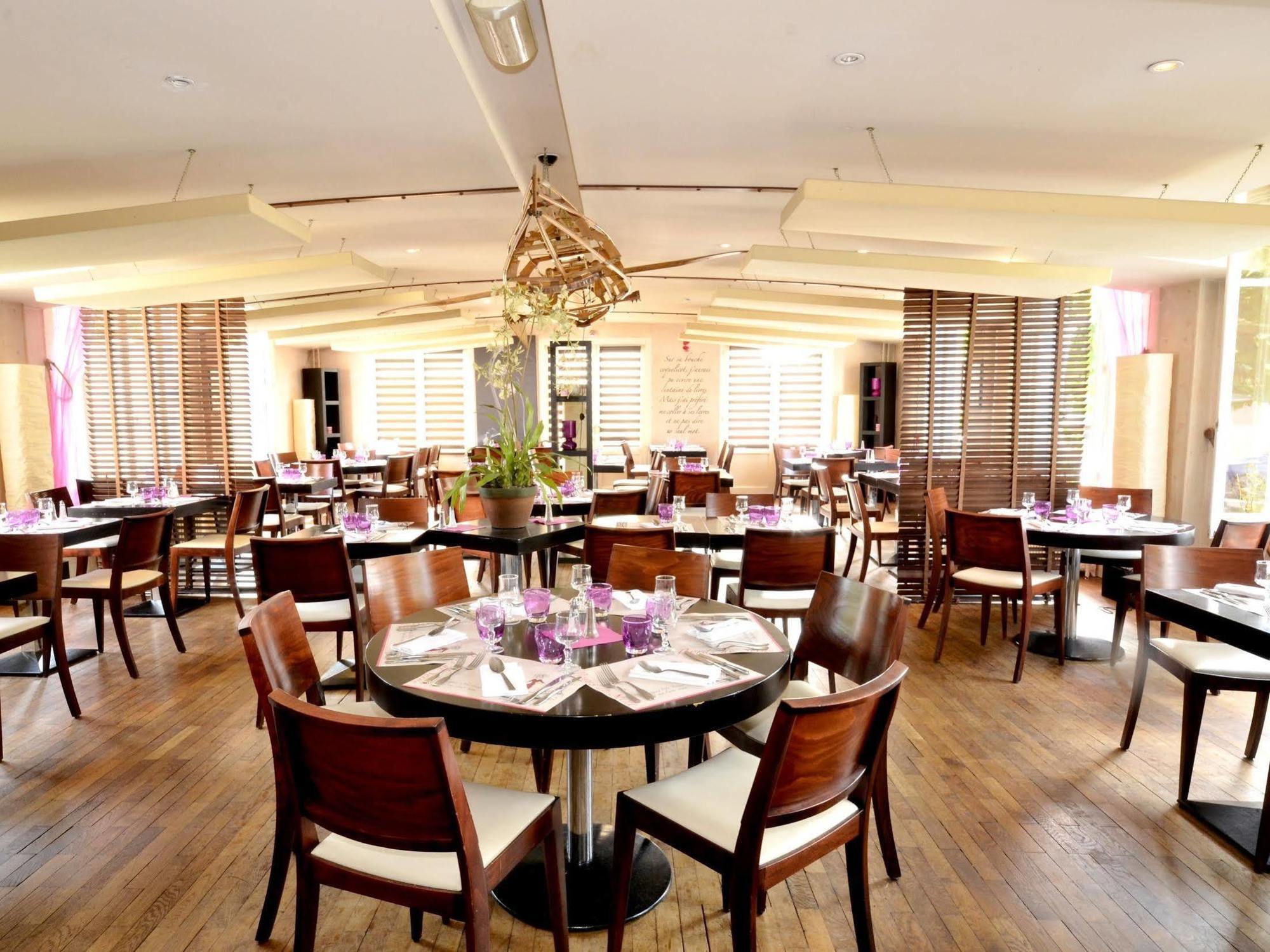 Logis Hotel & Restaurant - Les Bords De Seine La Roche-Guyon Dış mekan fotoğraf