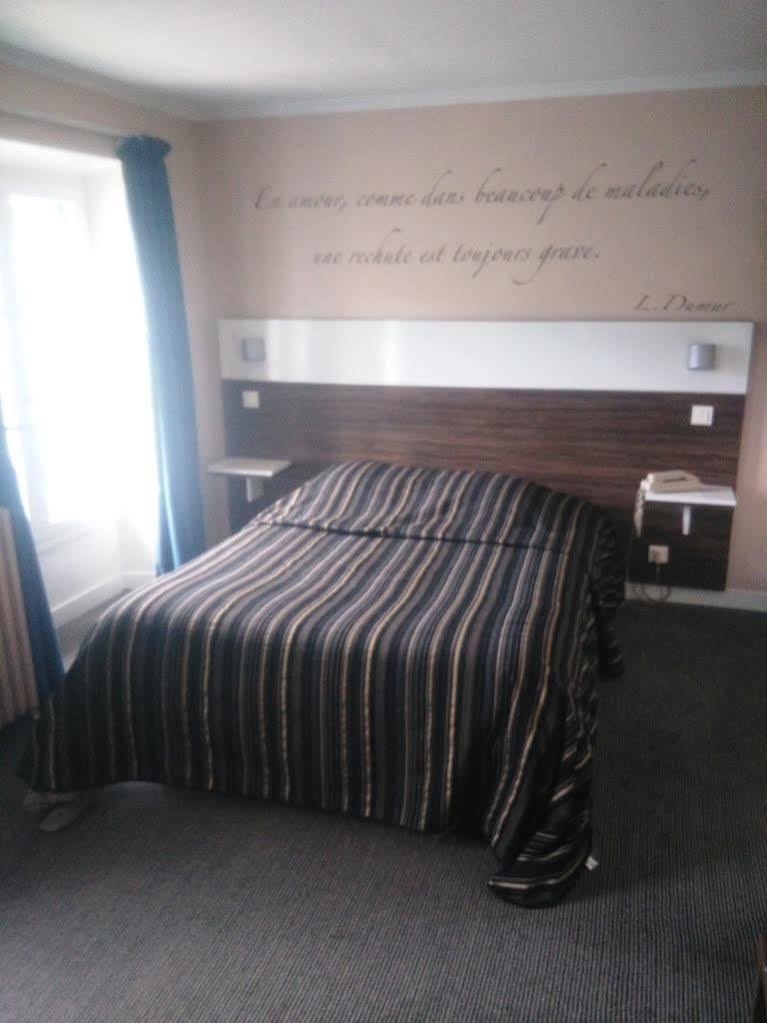 Logis Hotel & Restaurant - Les Bords De Seine La Roche-Guyon Dış mekan fotoğraf