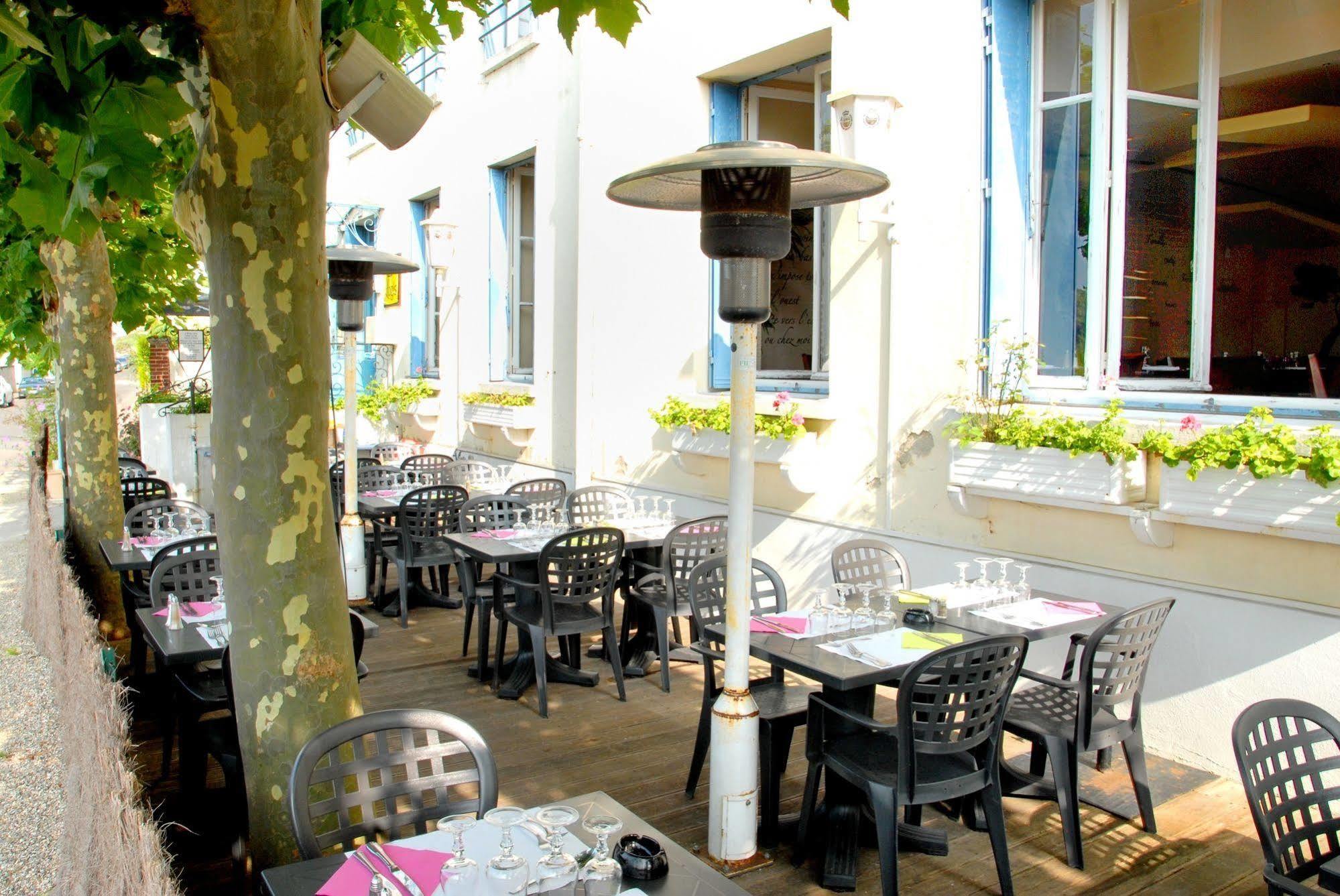 Logis Hotel & Restaurant - Les Bords De Seine La Roche-Guyon Dış mekan fotoğraf