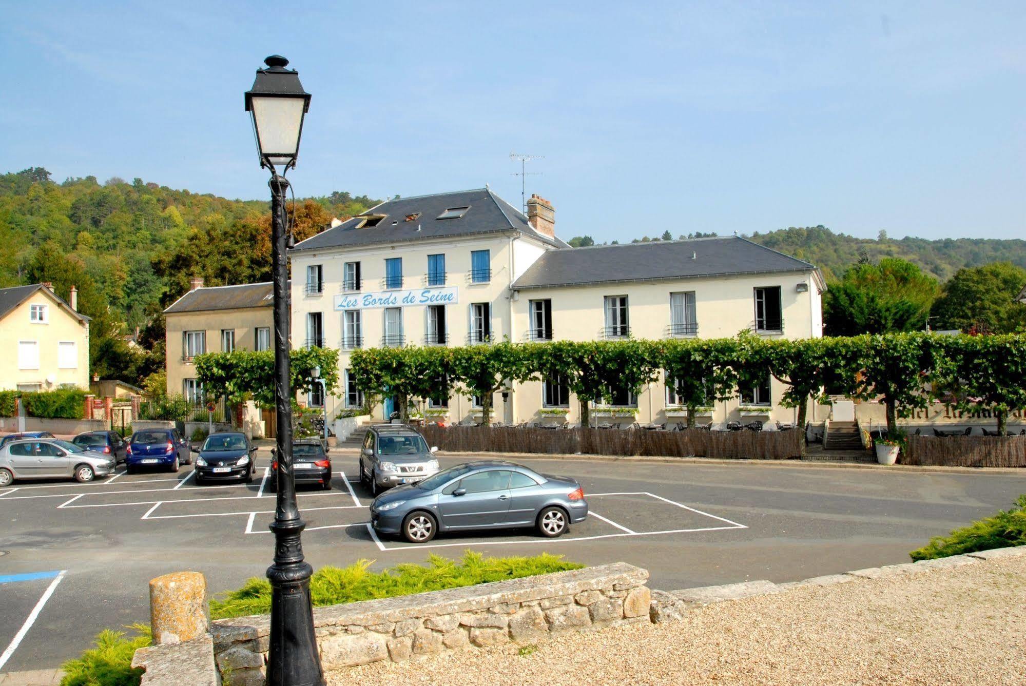 Logis Hotel & Restaurant - Les Bords De Seine La Roche-Guyon Dış mekan fotoğraf